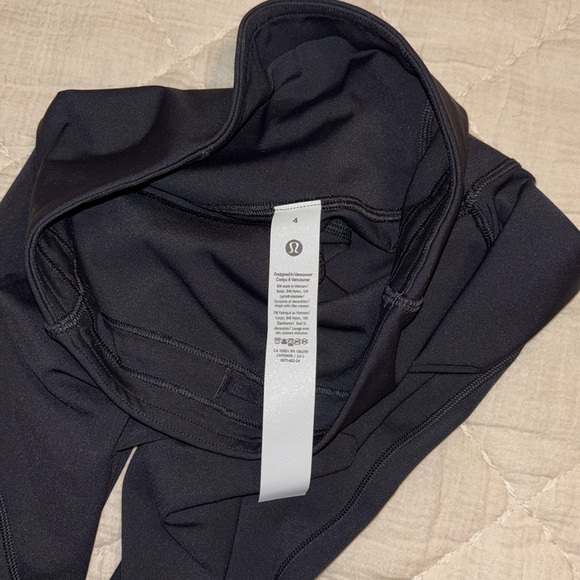 Size 4 25” Base Pace Lululemon Leggings - Picture 3 of 7